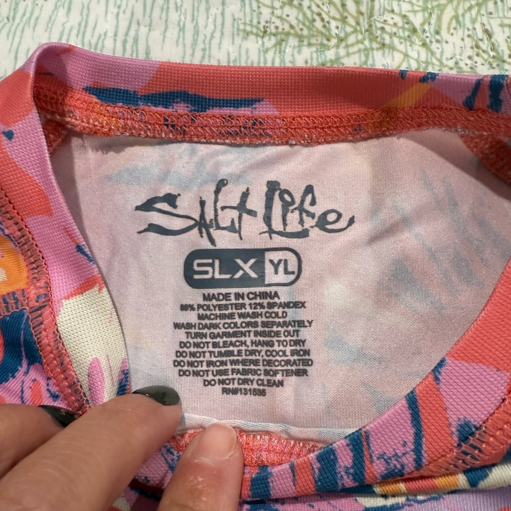 Salt Life Palm Print Rash Guard Guard - Picture 2 of 6